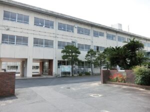 法吉小学校（900ｍ）