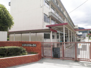 広島市立可部小学校 830ｍ（徒歩10分）