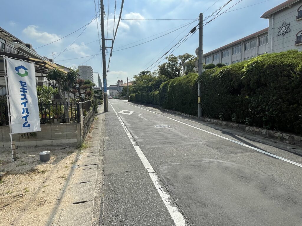 前面道路　西方向