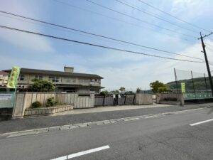 岡山市立富山中学校　1.070～1.150ｍ　(徒歩14～15分)