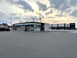 ファミリーマート 玉造温泉店（3100ｍ）