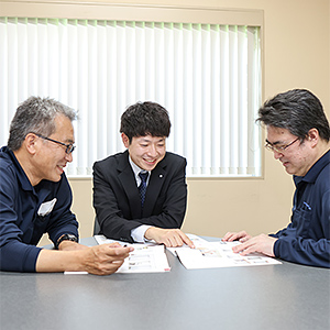 設計 勝木の仕事の様子